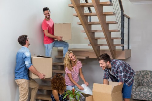 Local removal van serving homes and businesses around Ealing
