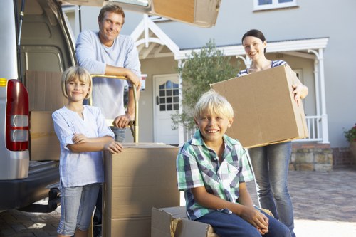 Ealing moving truck service for flats, houses, and business moves