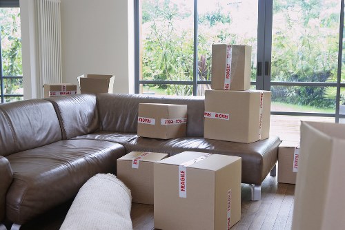 Packing and loading household furniture for an Ealing home relocation